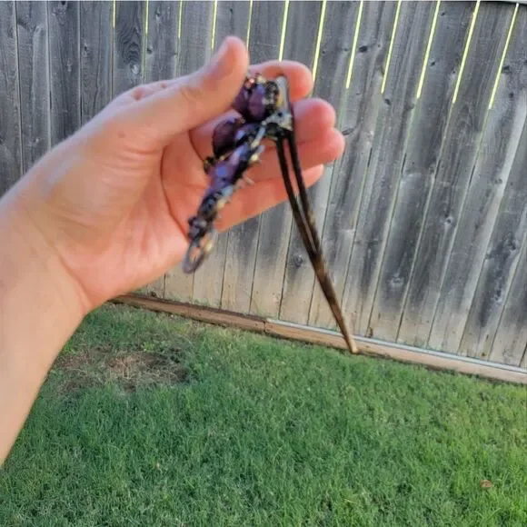 Beautiful Vintage inspired Purple hair accessory - Picture 4 of 15